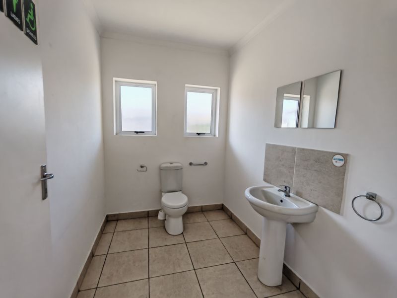 69m2 Office To Let in Asla Park, Strand @ R7000 excl vat per month. - Photo 6