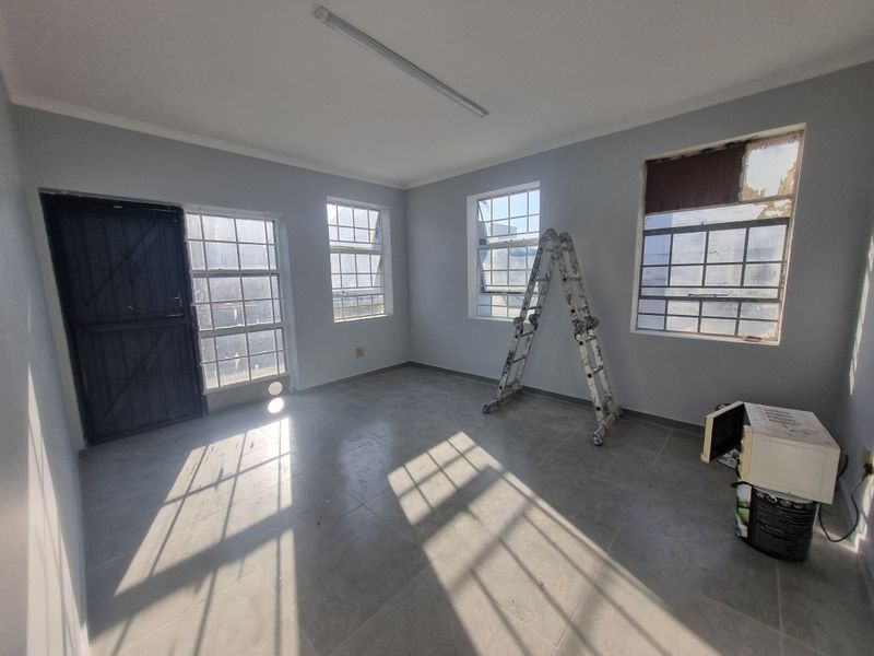 250m2 Industrial Warehouse To Let in Stikland @ R17 500.00 excluding VAT - Photo 10