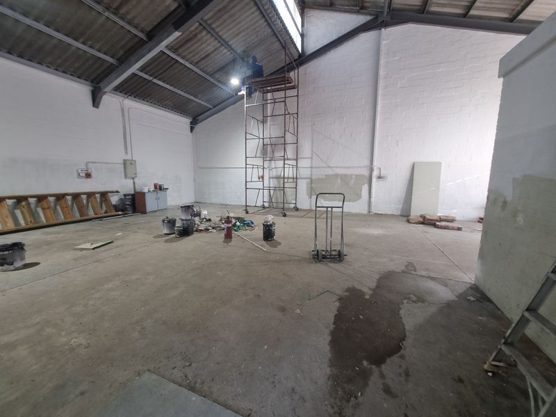 250m2 Industrial Warehouse To Let in Stikland @ R17 500.00 excluding VAT - Photo 7