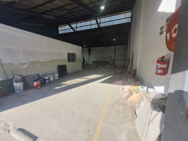 250m2 Industrial Warehouse To Let in Stikland @ R17 500.00 excluding VAT - Photo 6