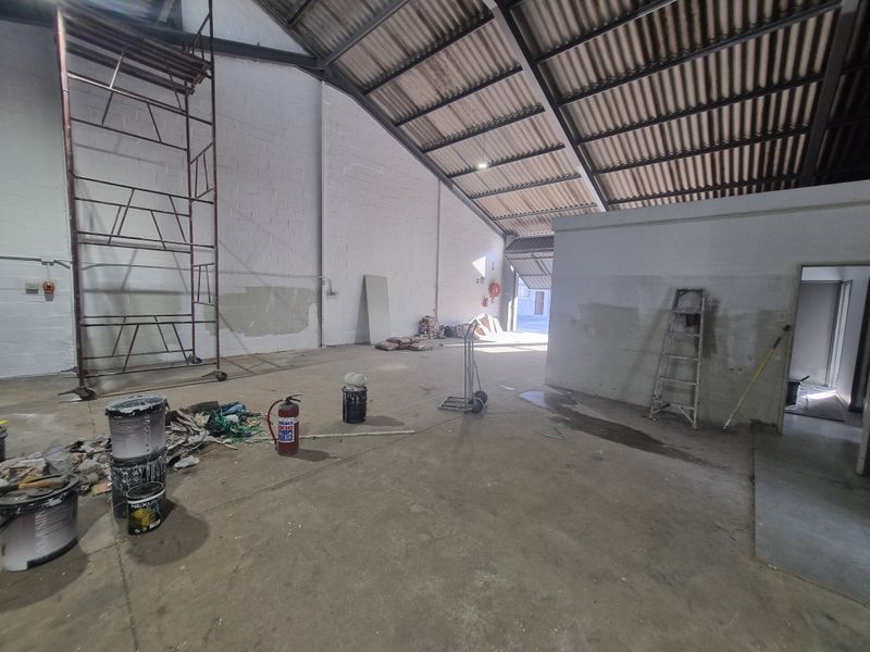 250m2 Industrial Warehouse To Let in Stikland @ R17 500.00 excluding VAT - Photo 5