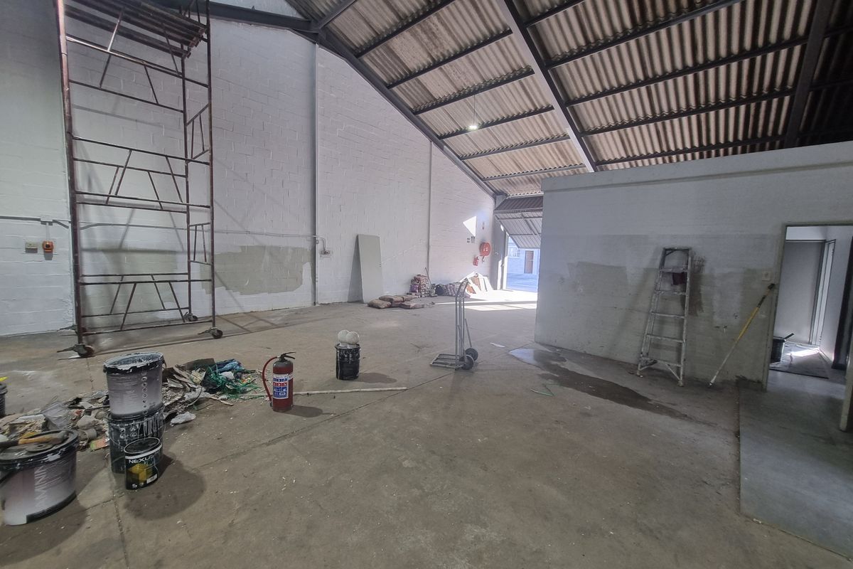 250m2 Industrial Warehouse To Let in Stikland @ R17 500.00 excluding VAT - Photo 5