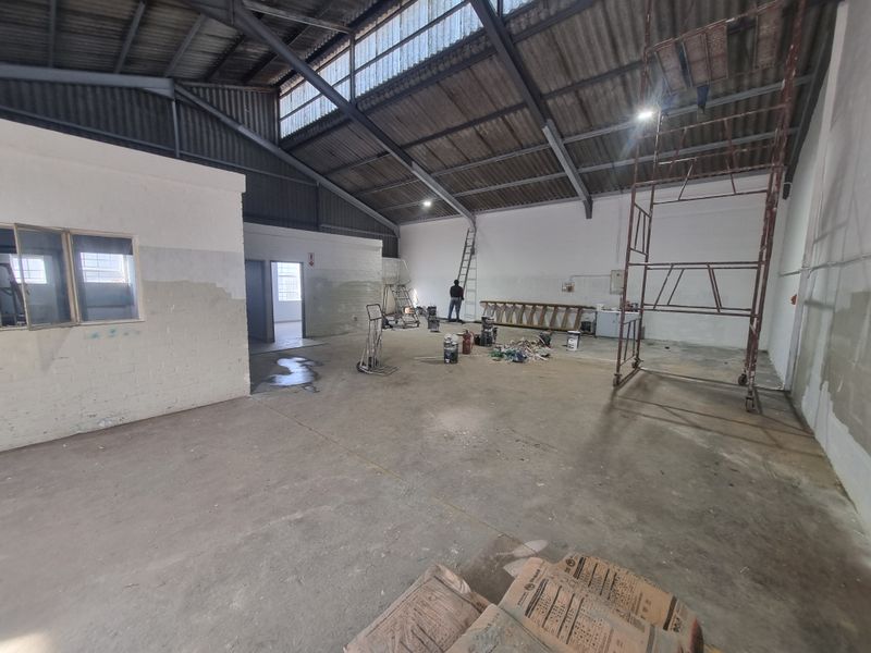 250m2 Industrial Warehouse To Let in Stikland @ R17 500.00 excluding VAT - Photo 2