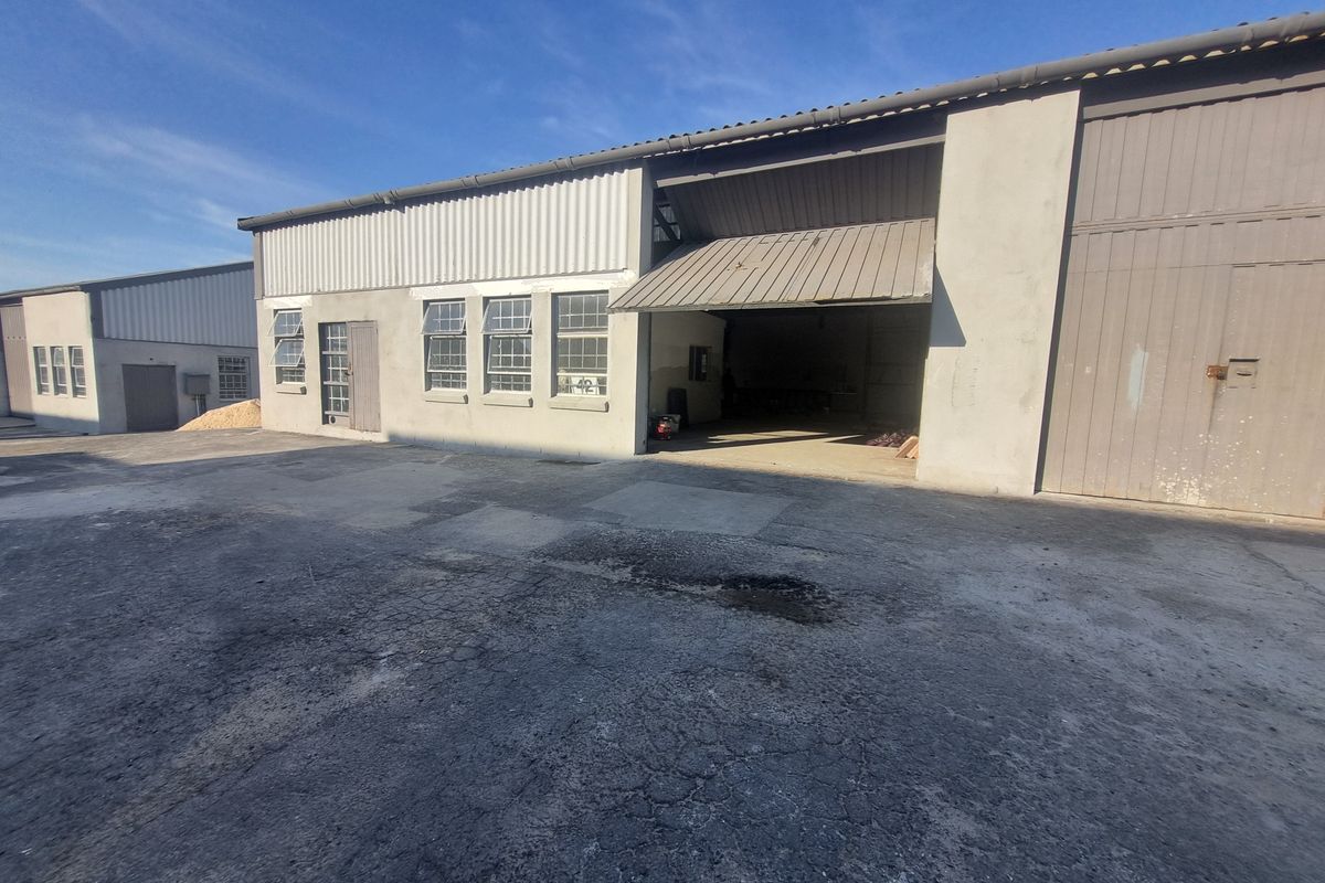 250m2 Industrial Warehouse To Let in Stikland @ R17 500.00 excluding VAT - Photo 3