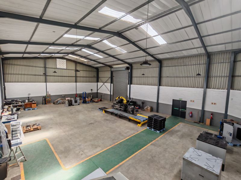 520m2 Warehouse with Yard Space To Let in Firgrove , Somerset West. - Photo 3