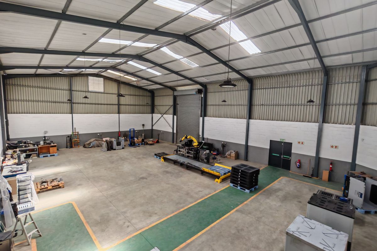 520m2 Warehouse with Yard Space To Let in Firgrove , Somerset West. - Photo 3