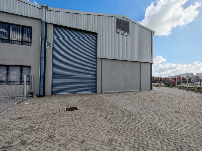 520m2 Warehouse with Yard Space To Let in Firgrove , Somerset West. - Photo 6