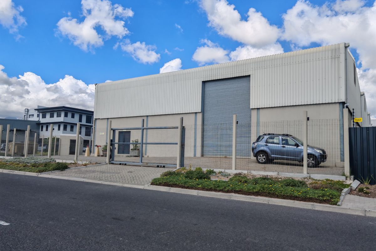 520m2 Warehouse with Yard Space To Let in Firgrove , Somerset West. - Photo 4