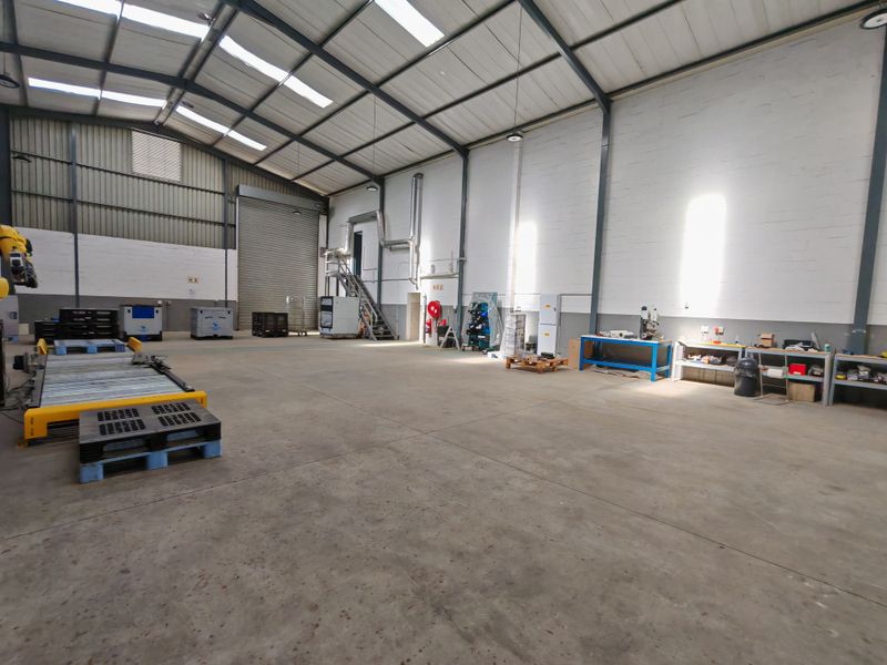 520m2 Warehouse with Yard Space To Let in Firgrove , Somerset West. - Photo 5