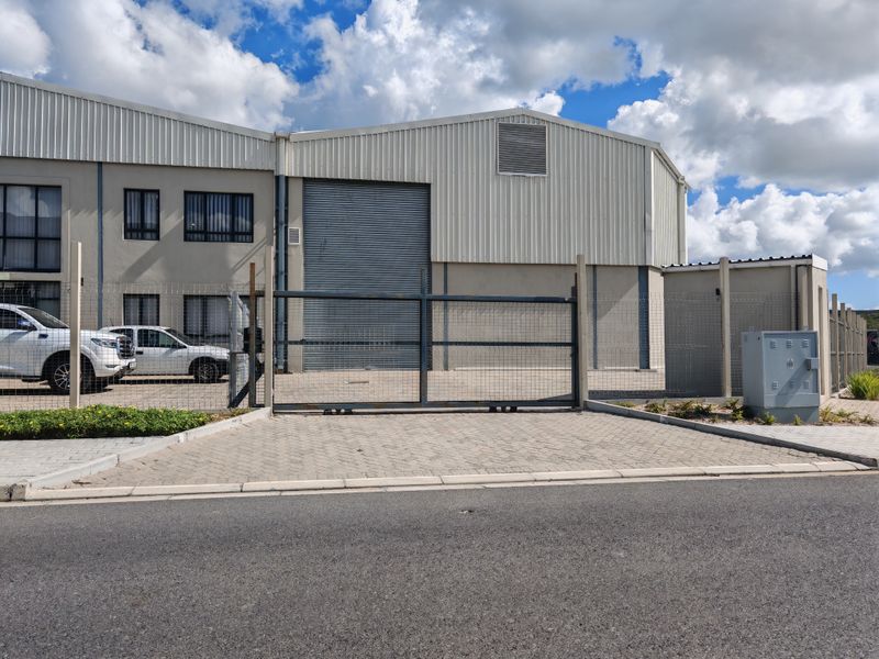 520m2 Warehouse with Yard Space To Let in Firgrove , Somerset West. - Photo 2