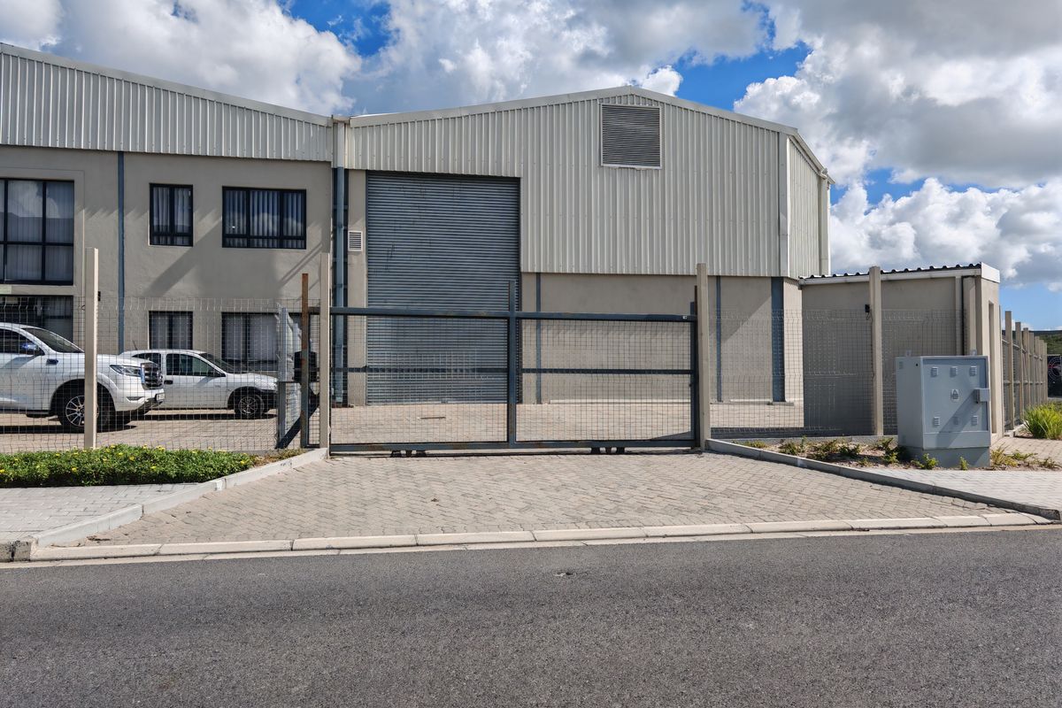 520m2 Warehouse with Yard Space To Let in Firgrove , Somerset West. - Photo 2