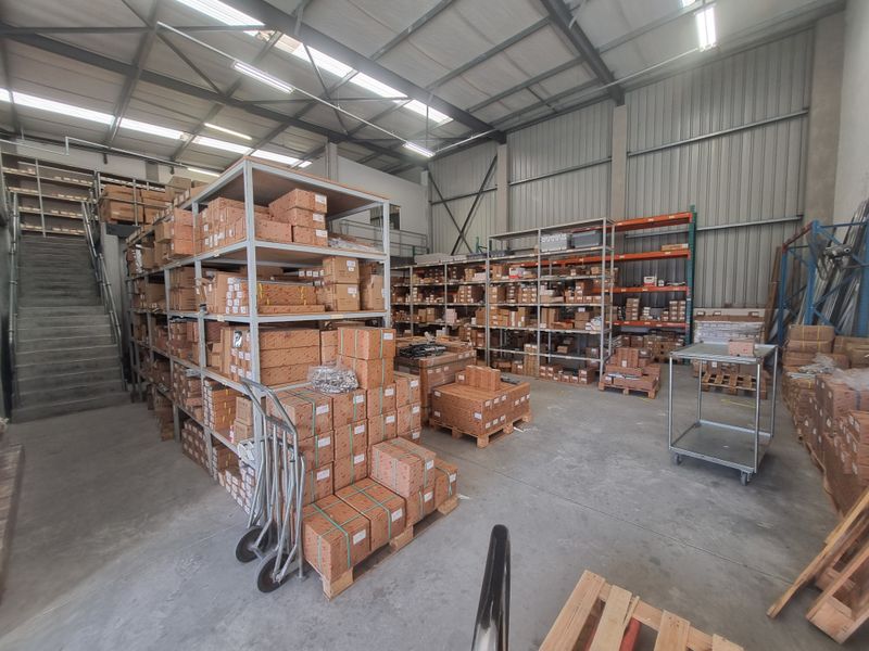 499m2 Industrial Warehouse To Let in Stikland @ R47 405.00 excluding VAT - Photo 9