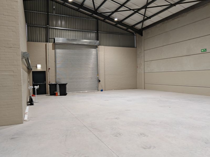 865m2 Industrial Warehouse To Let in Firgrove Industrial Estate , Somerset West. - Photo 6