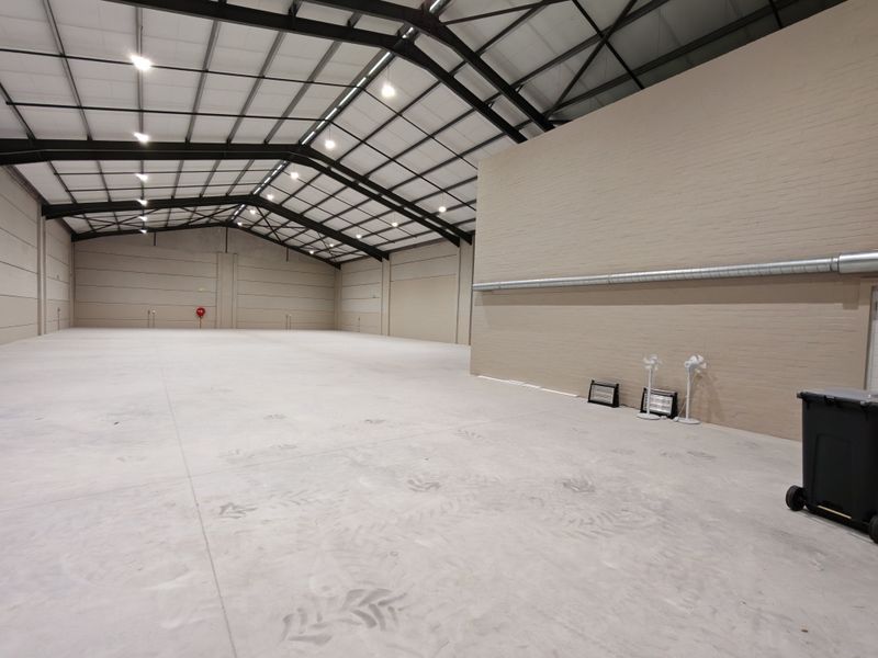 865m2 Industrial Warehouse To Let in Firgrove Industrial Estate , Somerset West. - Photo 5