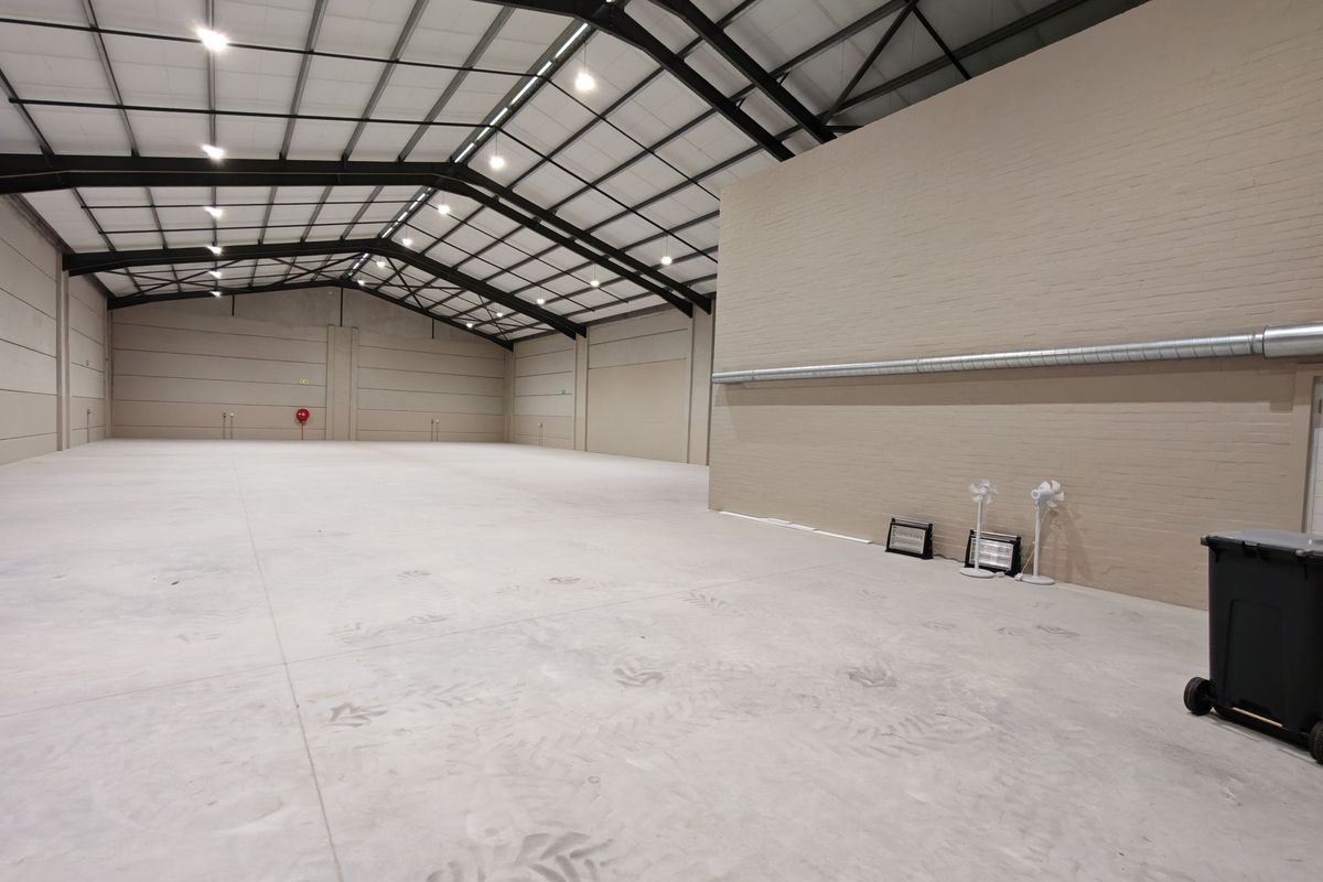 865m2 Industrial Warehouse To Let in Firgrove Industrial Estate , Somerset West. - Photo 5