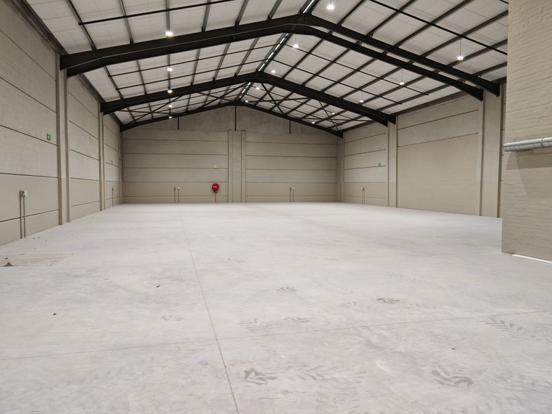 865m2 Industrial Warehouse To Let in Firgrove Industrial Estate , Somerset West. - Photo 4