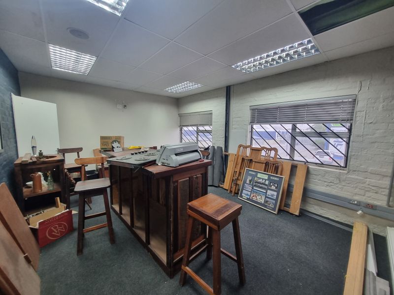 400m2 Industrial Office/Storage Space To Let in Stikland @ R28 000.00 excluding VAT - Photo 7