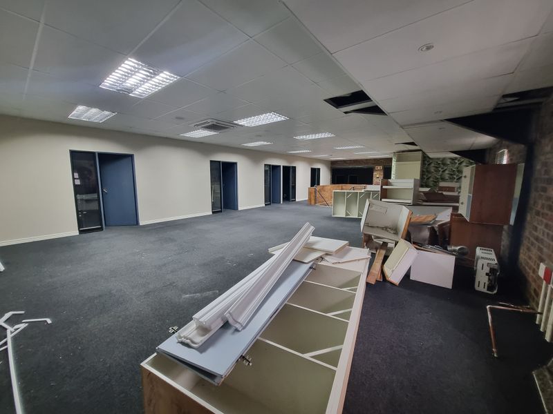 400m2 Industrial Office/Storage Space To Let in Stikland @ R28 000.00 excluding VAT - Photo 3