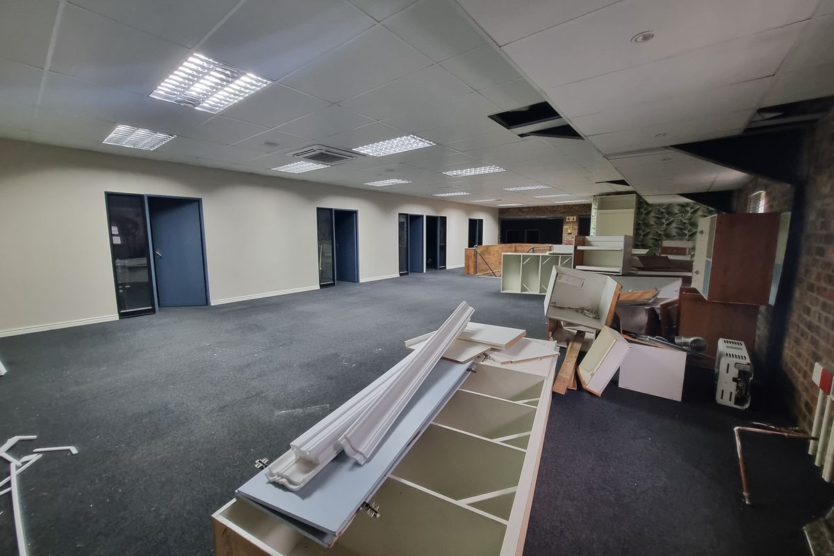 400m2 Industrial Office/Storage Space To Let in Stikland @ R28 000.00 excluding VAT - Photo 3