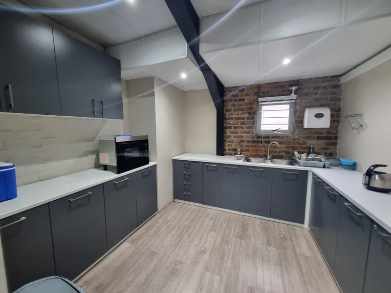 400m2 Industrial Office/Storage Space To Let in Stikland @ R28 000.00 excluding VAT - Photo 5