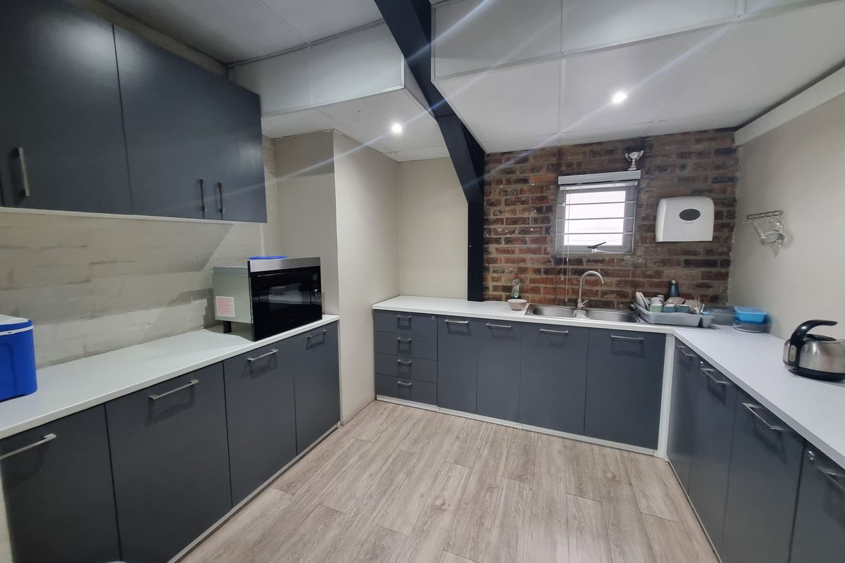 400m2 Industrial Office/Storage Space To Let in Stikland @ R28 000.00 excluding VAT - Photo 5