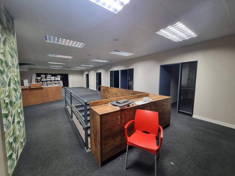 400m2 Industrial Office/Storage Space To Let in Stikland @ R28 000.00 excluding VAT - Photo 2