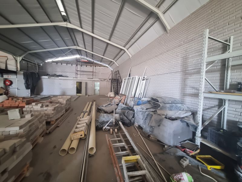 1 463m2 Industrial Warehouse To Let in Stikland @ R124 355.00 excluding VAT (85 p/sqm) - Photo 7