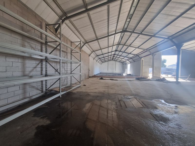 1 463m2 Industrial Warehouse To Let in Stikland @ R124 355.00 excluding VAT (85 p/sqm) - Photo 4