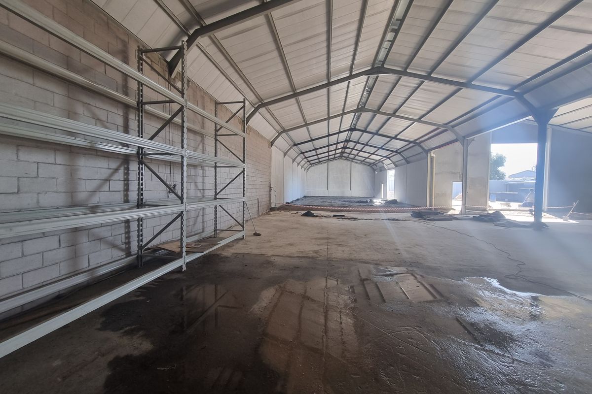 1 463m2 Industrial Warehouse To Let in Stikland @ R124 355.00 excluding VAT (85 p/sqm) - Photo 4