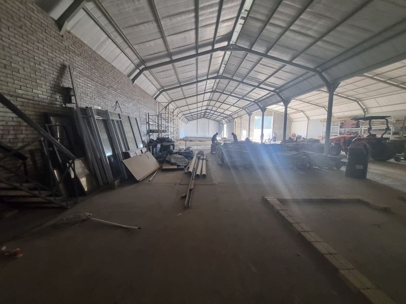 1 463m2 Industrial Warehouse To Let in Stikland @ R124 355.00 excluding VAT (85 p/sqm) - Photo 3