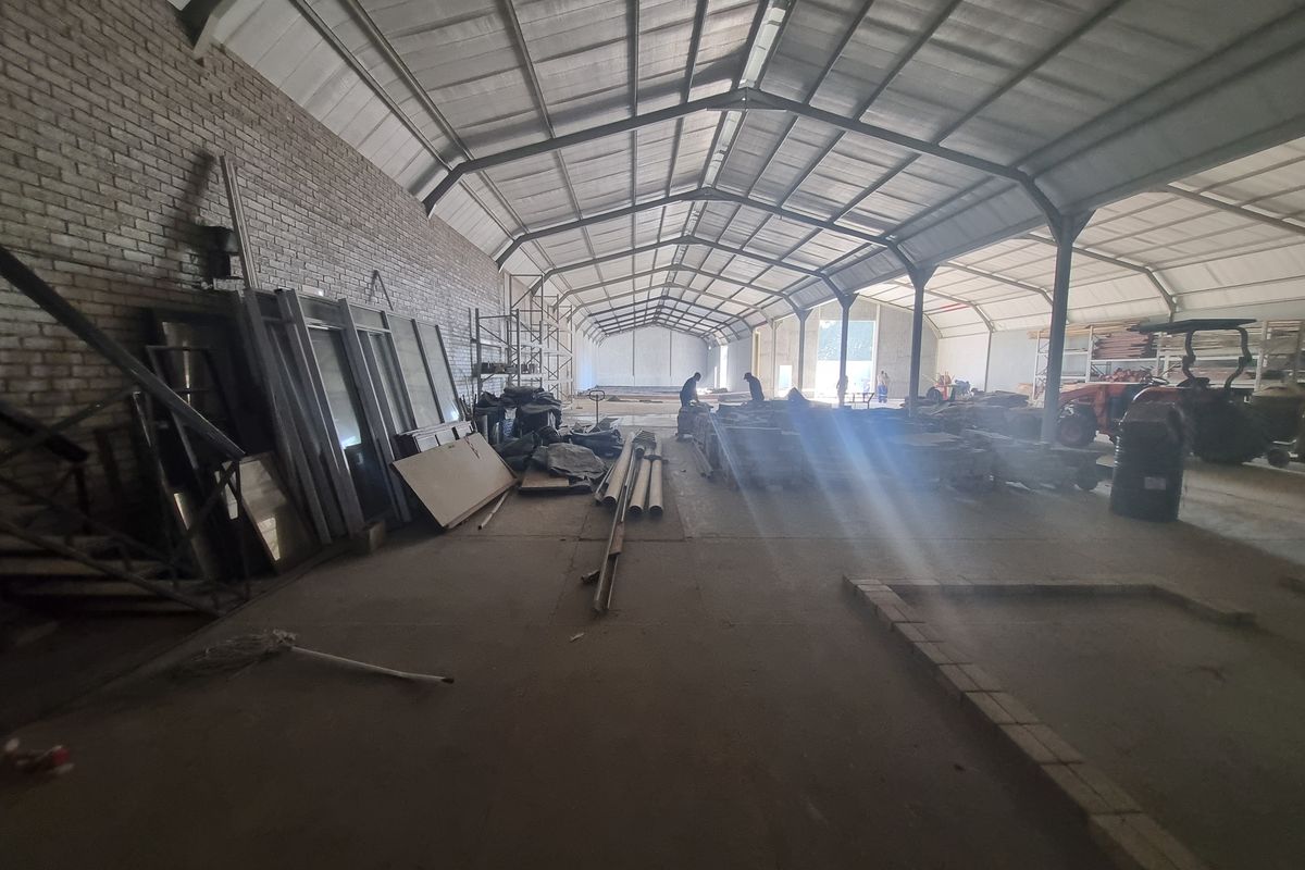 1 463m2 Industrial Warehouse To Let in Stikland @ R124 355.00 excluding VAT (85 p/sqm) - Photo 3