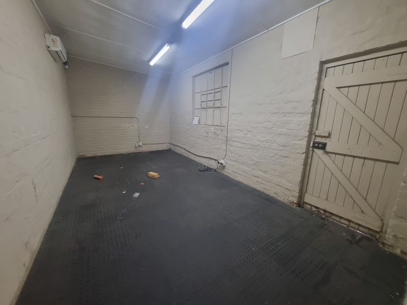 298m2 Industrial Warehouse To Let in Triangle Farm @ R16 200.00 excluding VAT - Photo 9