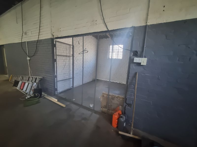 298m2 Industrial Warehouse To Let in Triangle Farm @ R16 200.00 excluding VAT - Photo 8