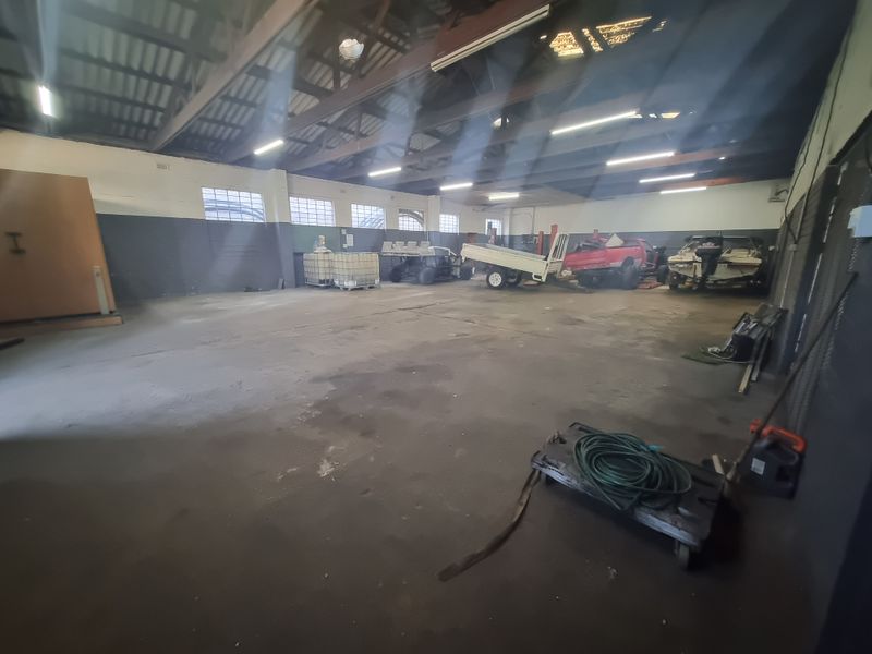 298m2 Industrial Warehouse To Let in Triangle Farm @ R16 200.00 excluding VAT - Photo 7