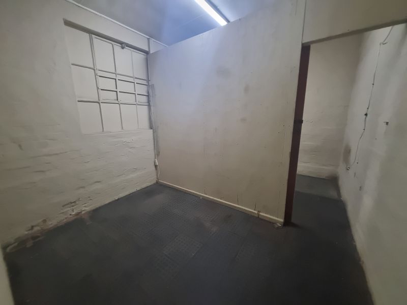 298m2 Industrial Warehouse To Let in Triangle Farm @ R16 200.00 excluding VAT - Photo 10