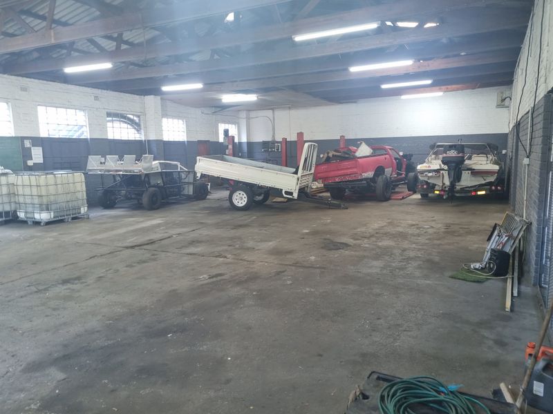 298m2 Industrial Warehouse To Let in Triangle Farm @ R16 200.00 excluding VAT - Photo 5