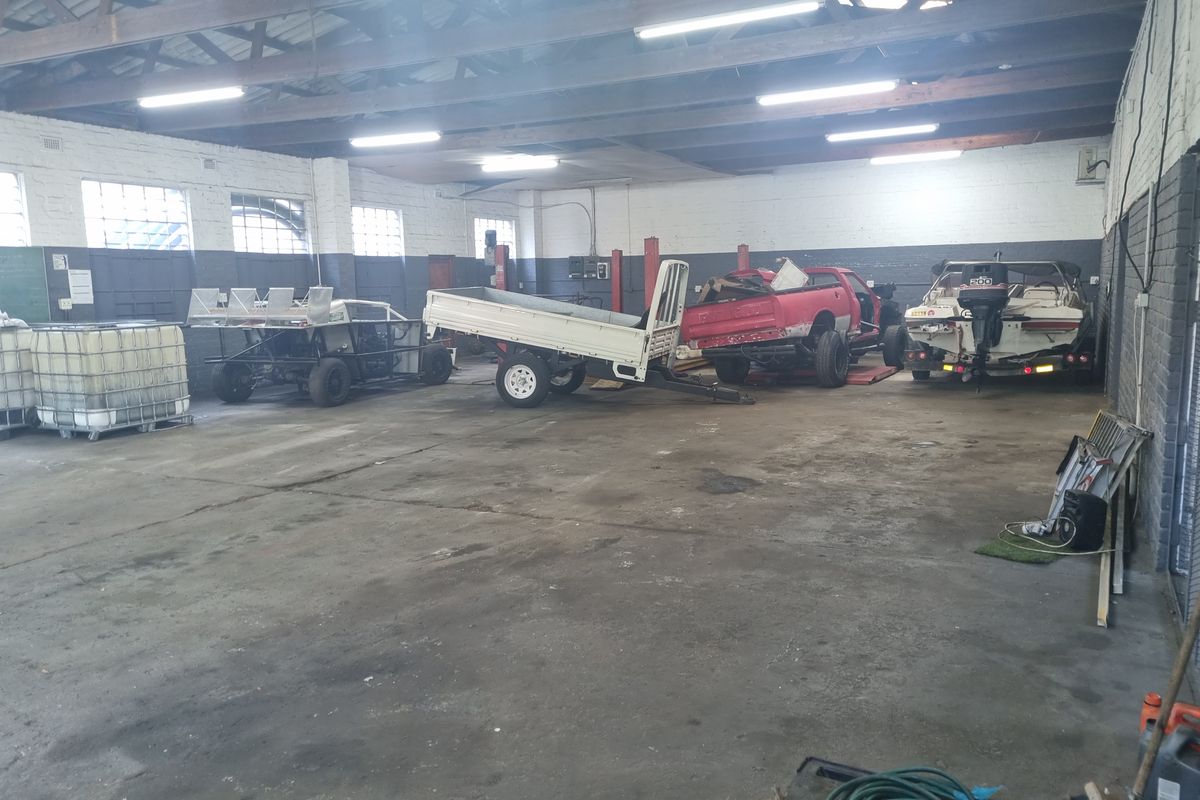 298m2 Industrial Warehouse To Let in Triangle Farm @ R16 200.00 excluding VAT - Photo 5