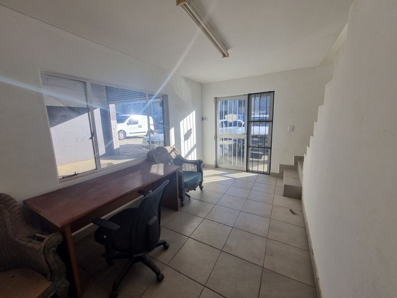 440m2 Industrial Warehouse To Let in Okavango Park @ R35 200.00 excluding VAT - Photo 6