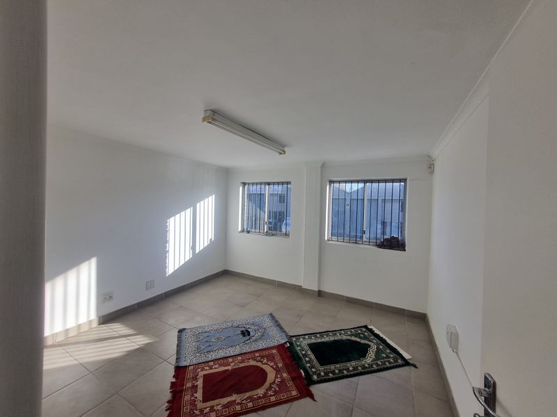 440m2 Industrial Warehouse To Let in Okavango Park @ R35 200.00 excluding VAT - Photo 8