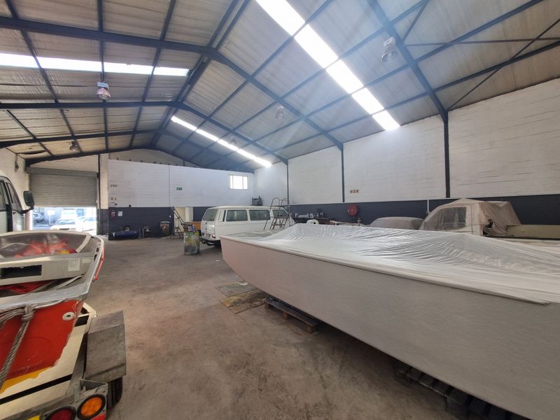 440m2 Industrial Warehouse To Let in Okavango Park @ R35 200.00 excluding VAT - Photo 2
