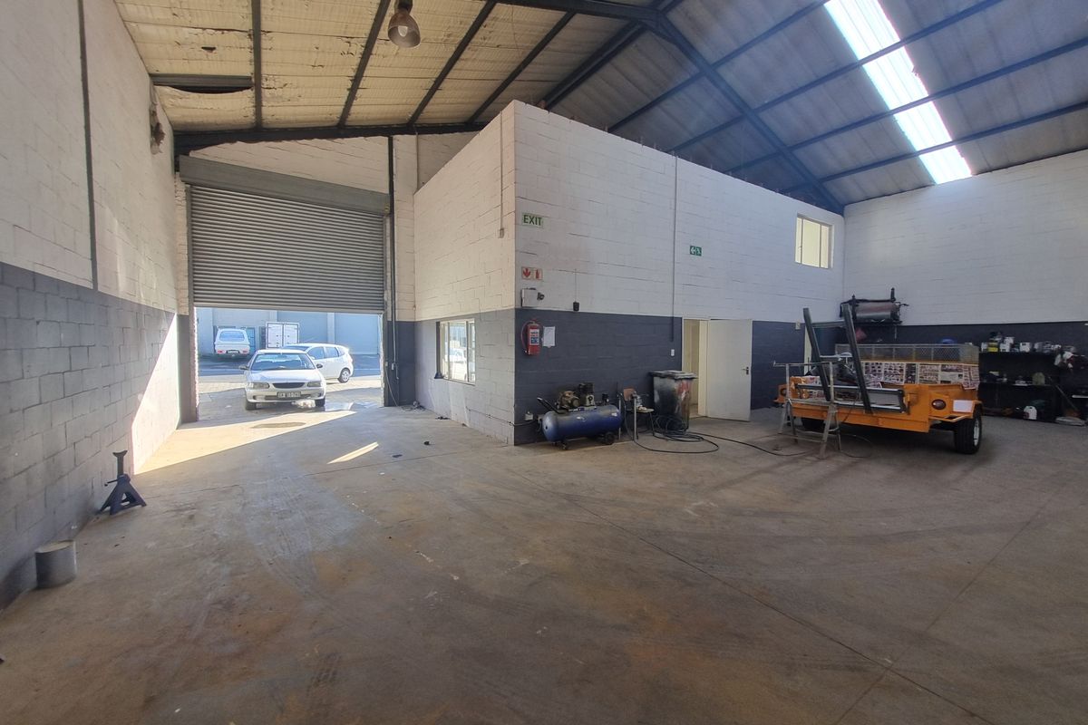440m2 Industrial Warehouse To Let in Okavango Park @ R35 200.00 excluding VAT - Photo 4