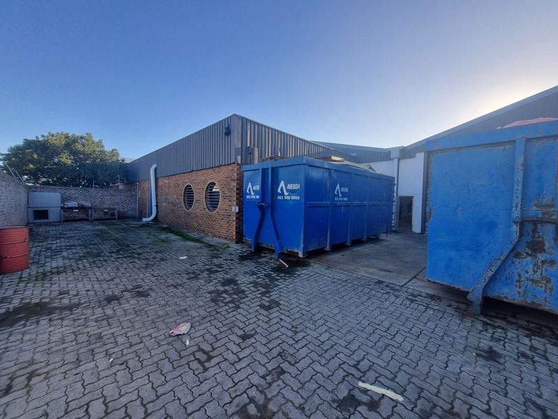 3 170m2 Industrial Warehouse To Let in Brackenfell @ R213 975.00 excluding VAT - Photo 3