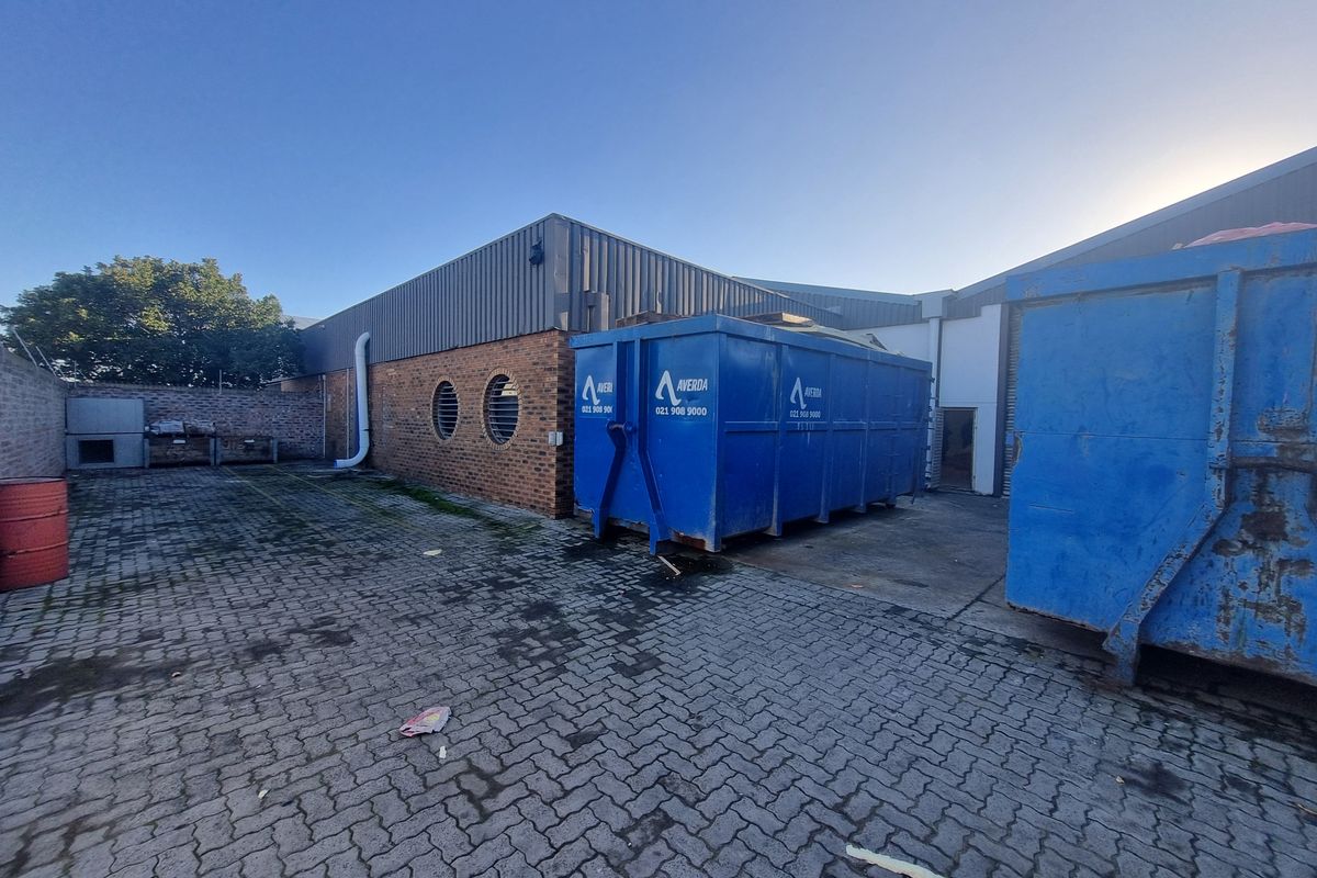 3 170m2 Industrial Warehouse To Let in Brackenfell @ R213 975.00 excluding VAT - Photo 3