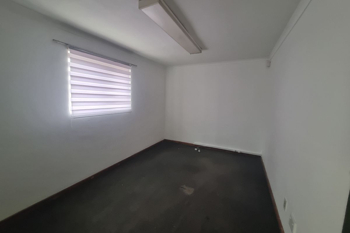 247m2 Industrial Warehouse To Let in Brackenfell @ R19 500.00 excluding VAT - Photo 5