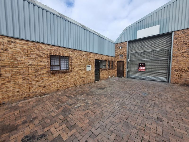 247m2 Industrial Warehouse To Let in Brackenfell @ R19 500.00 excluding VAT - Photo 3
