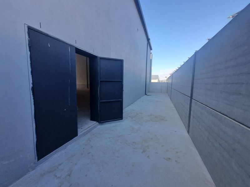 428m2 Industrial Warehouse To Let in Stikland @ R47 080.00 excluding VAT - Photo 8