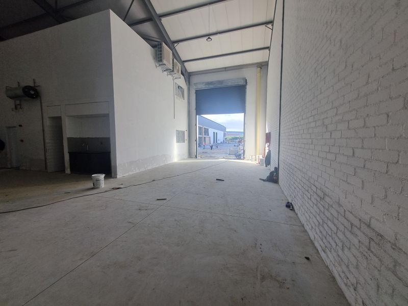 428m2 Industrial Warehouse To Let in Stikland @ R47 080.00 excluding VAT - Photo 5