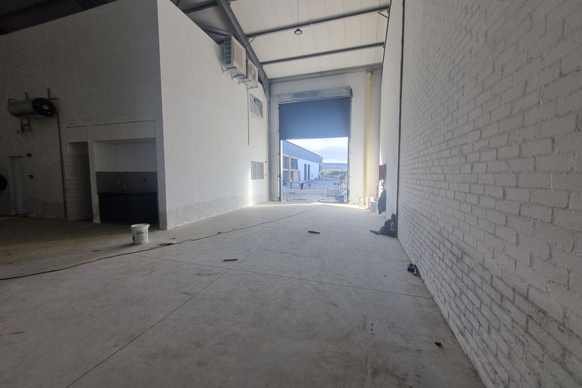 428m2 Industrial Warehouse To Let in Stikland @ R47 080.00 excluding VAT - Photo 5