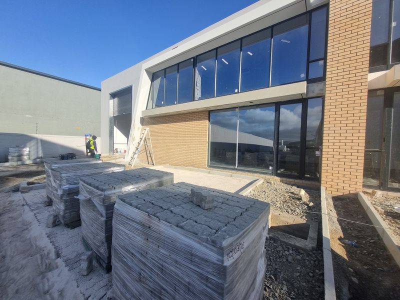 428m2 Industrial Warehouse To Let in Stikland @ R47 080.00 excluding VAT - Photo 3