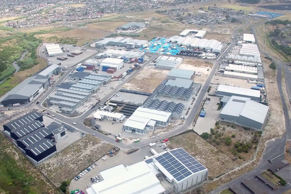 Modern 353m2 Warehouse For Sale in Firgrove Industrial Estate , Western Cape. - Photo 2